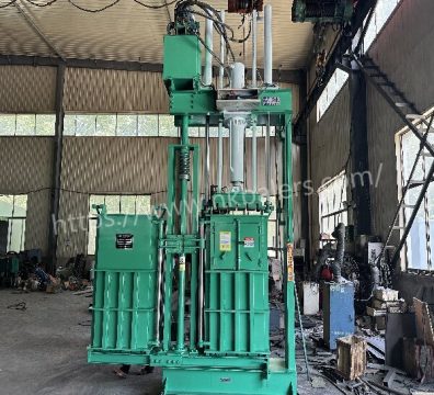 Garment Baler Machine